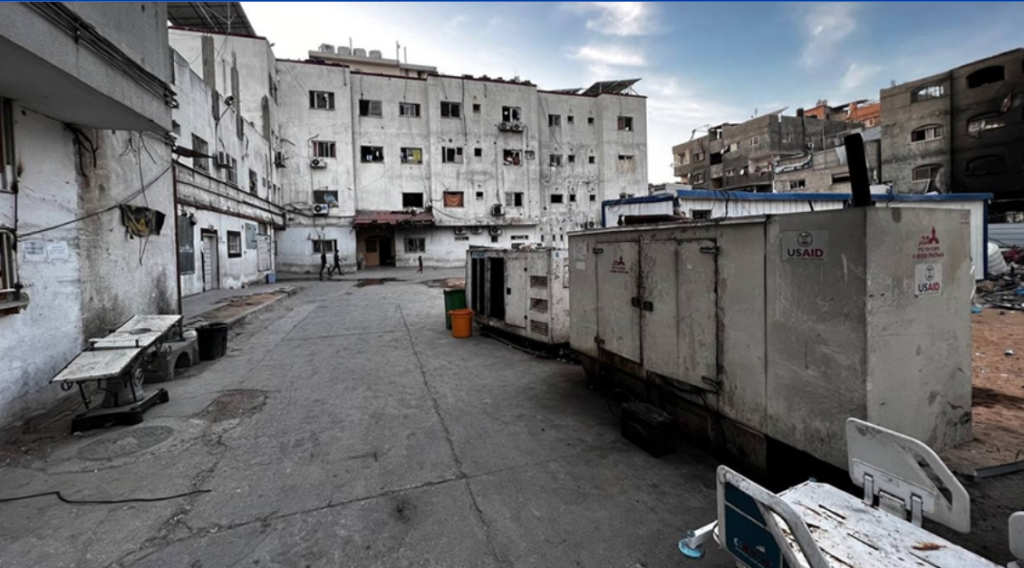 İsrail ordusu, Gazze’nin kuzeyindeki Kemal Advan Hastanesi’ni tamamen kuşattı