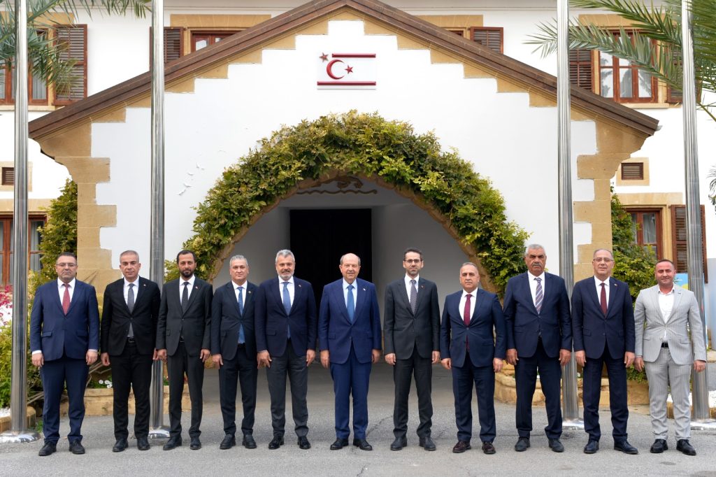 Cumhurbaşkanı Ersin Tatar, Hatay’dan gelen belediye başkanlarını kabul etti