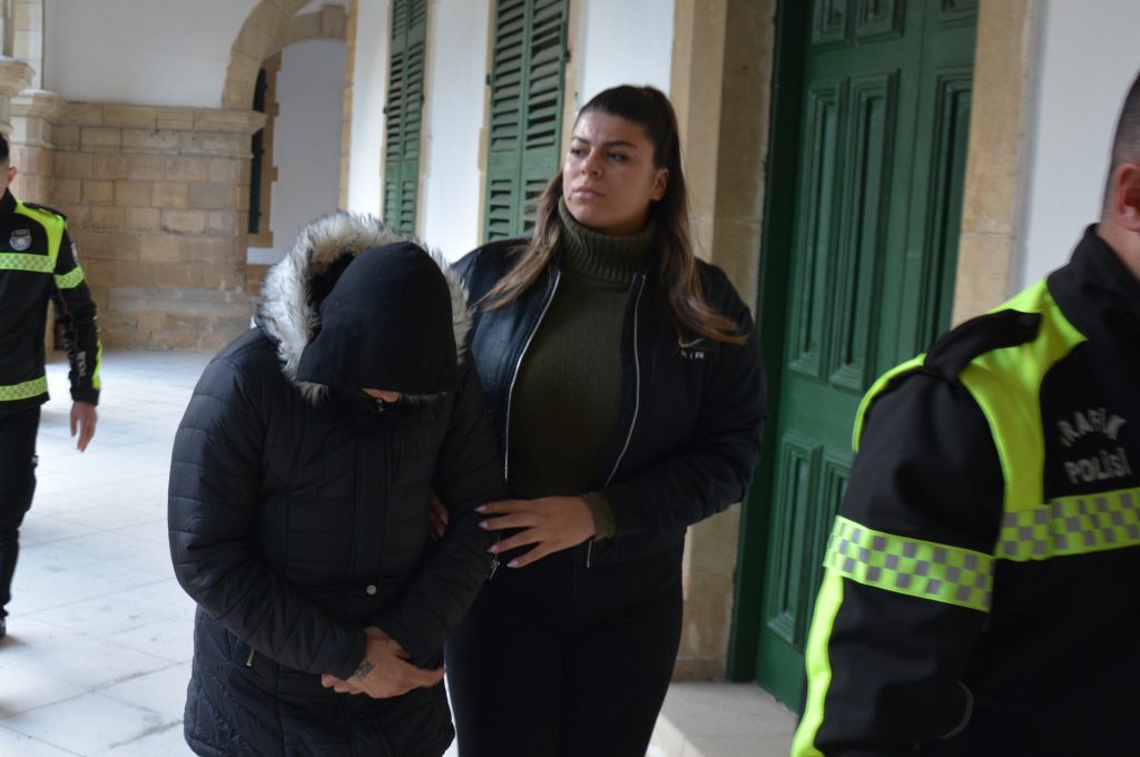 Vakıflar’a ait araziyi kiralayacağı vaadiyle dolandırıcılık yapan Mehtap Erdem, teminata bağlandı