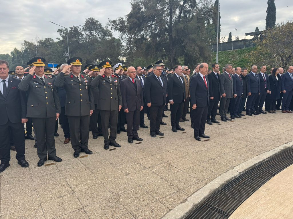 21-25 Aralık Şehitler Haftası nedeniyle Şehitler Anıtı önünde tören düzenlendi
