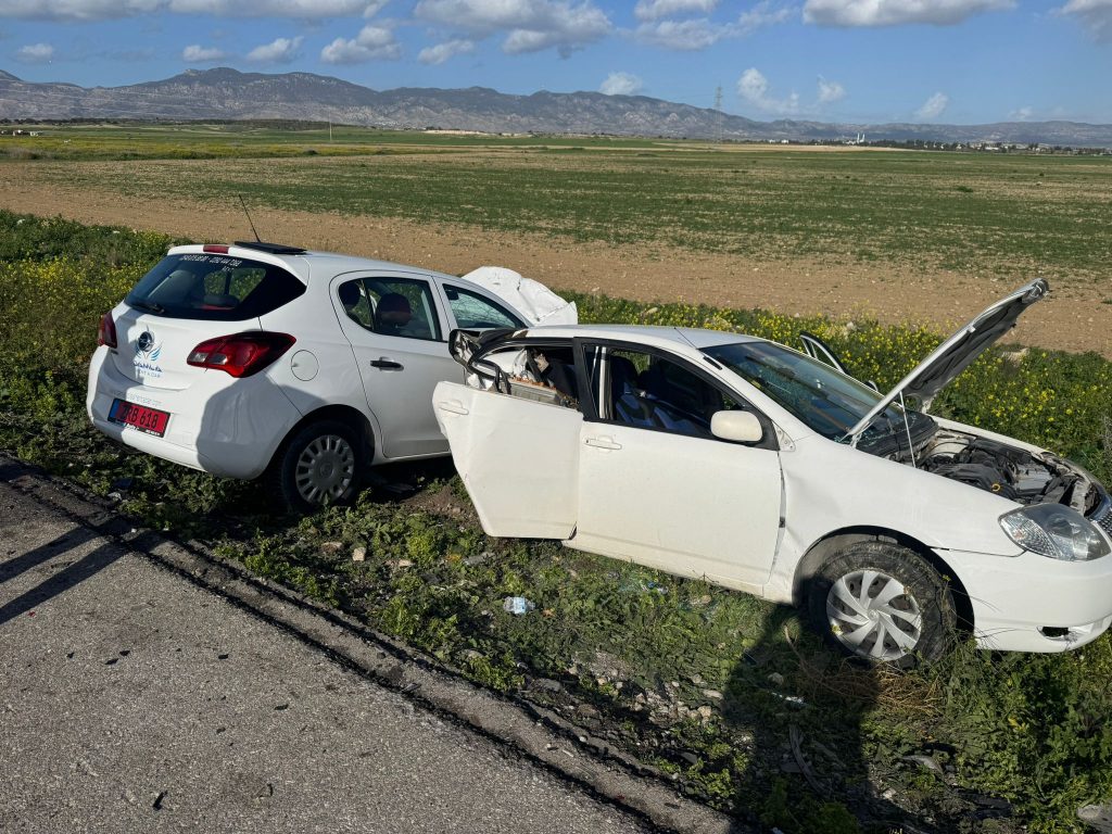 Lefkoşa-Gazimağusa anayolunda trafik kazası.. 2 yaralı