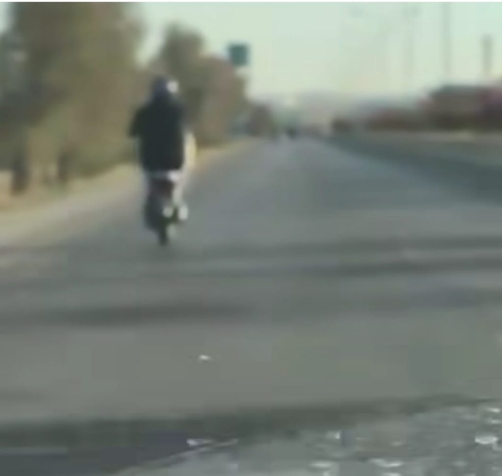 Tehlikeli sürüş yapan motosiklet sürücüsüne para cezası ve trafikten men