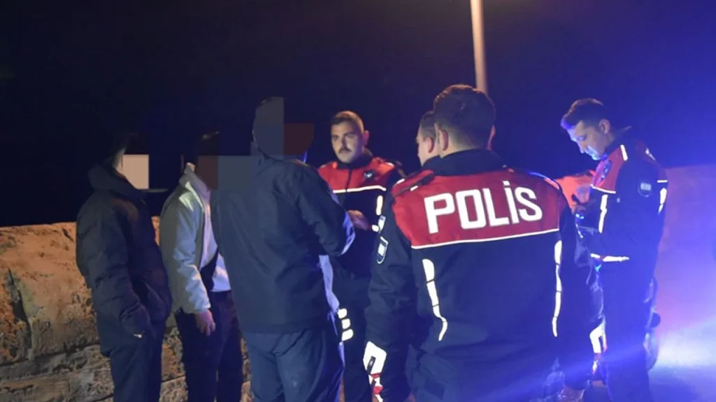 Ülkede izinsiz ikamet eden 12 kişi tutuklandı