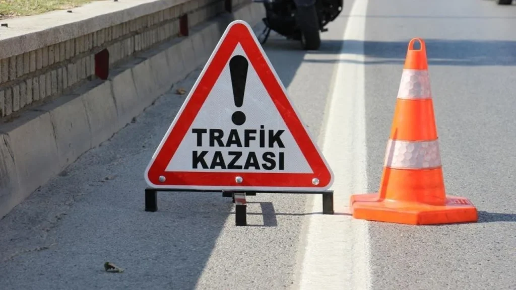Ülkede bu sabah 2 trafik kazası meydana geldi.. 3 yaralı