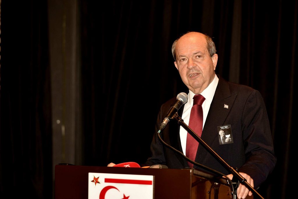 Kurucu Cumhurbaşkanı Denktaş anılıyor.. Tatar: “Büyük bir devlet adamı, lider ve müzakereciydi”