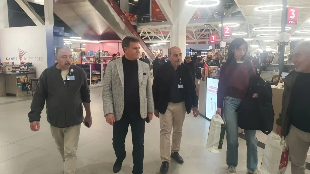 Arıklı, Ercan Havalimanı terminalini denetledi!