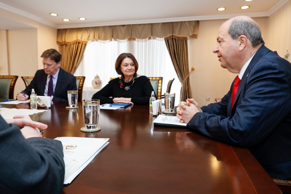 Tatar – DiCarlo görüşmesi başladı