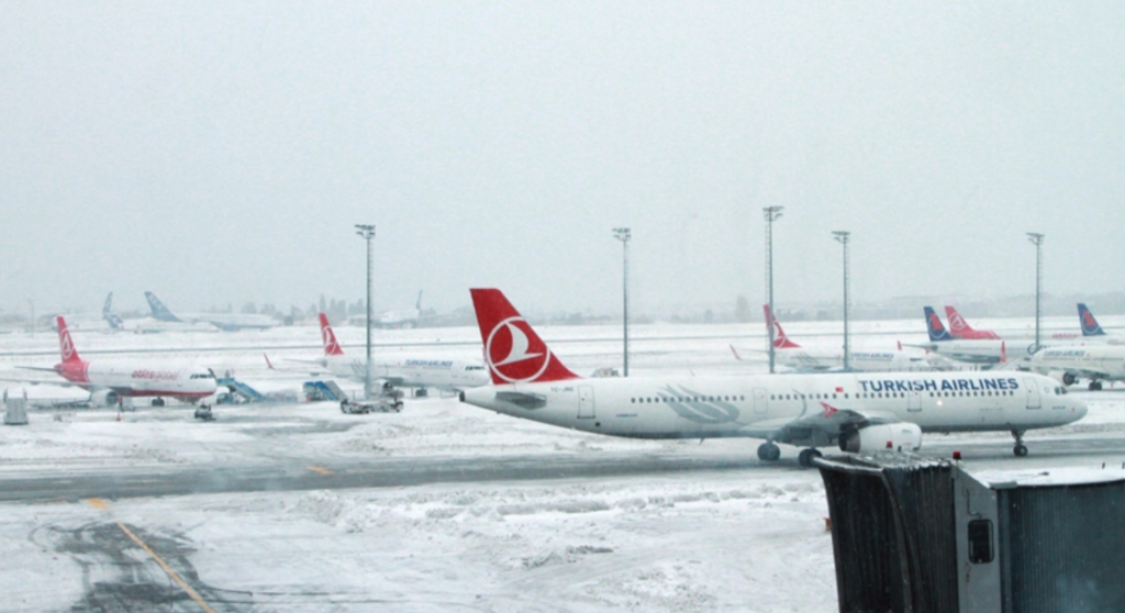 THY olumsuz hava koşulları nedeniyle yarın bazı uçuşlarını da iptal etti