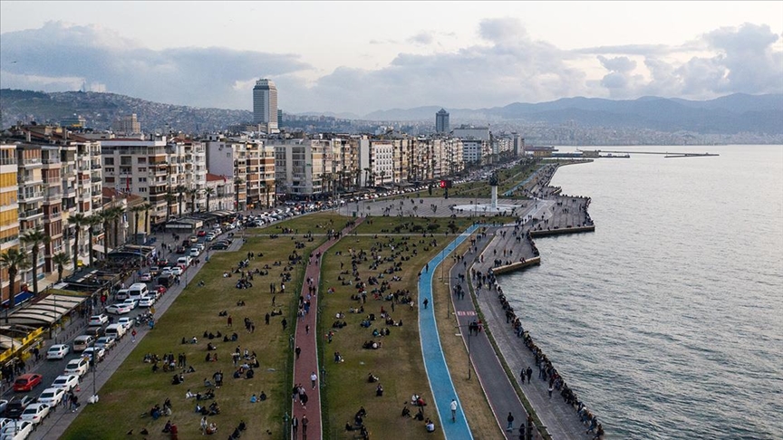 İzmir Valiliğinden Ege Denizi’ndeki sismik hareketliliğe ilişkin açıklama