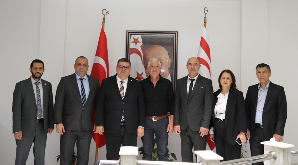 Maliye Bakanı Berova, bakanlık ve bakanlığa bağlı dairelerde görev alan personel ile bayramlaştı