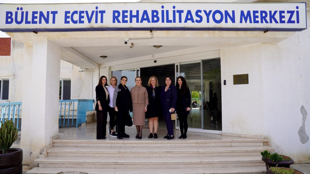Sibel Tatar’dan Bülent Ecevit Rehabilitasyon Merkezi’ne ziyaret