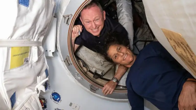 Uzayda 9 aydır mahsur kalan iki NASA astronotunun dönüş yolculuğu başladı