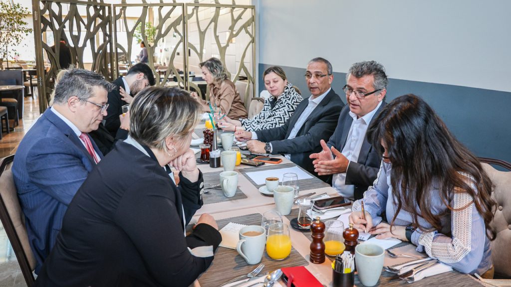 Erhürman Ankara’da gazetecilerle bir araya geldi