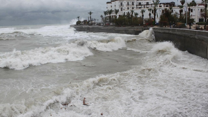 Fırtınamsı rüzgârlar yarın 12.00’ye dek sürecek