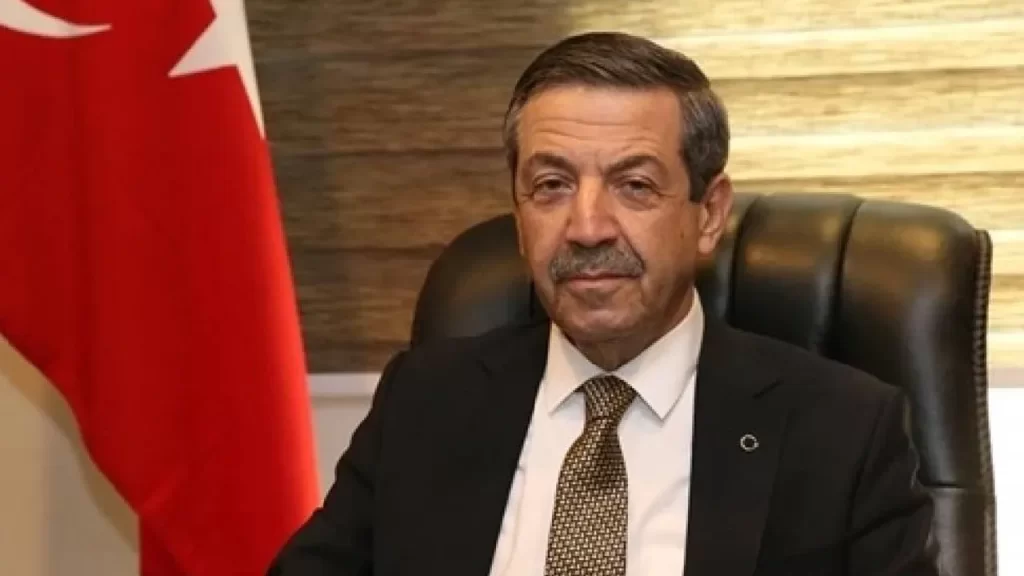 Dışişleri Bakanı Ertuğruloğlu, Londra’da temaslarda bulundu!