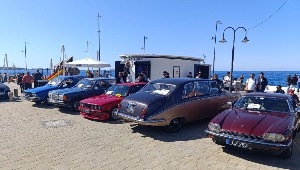 Girne Antik Liman’da dün klasik otomobil sergisi düzenlendi
