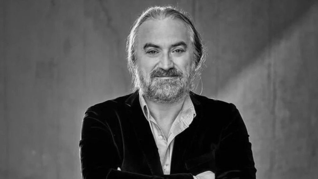 Konser amacıyla KKTC’de bulunan sanatçı Volkan Konak rahatsızlanarak hayatını kaybetti