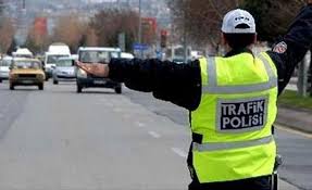 Trafik denetimlerinde 331 sürücü rapor edildi, 4’ü tutuklandı, 33 araca trafikten men…