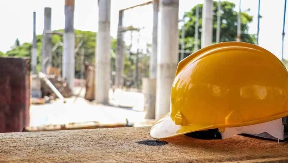 Girne’de iş kazası: Kalça kemiği kırıldı