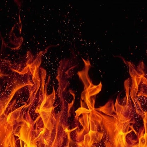 Üç yangın..Bir kişi dumandan etkilendi, iki araç ve bir ev zarar gördü