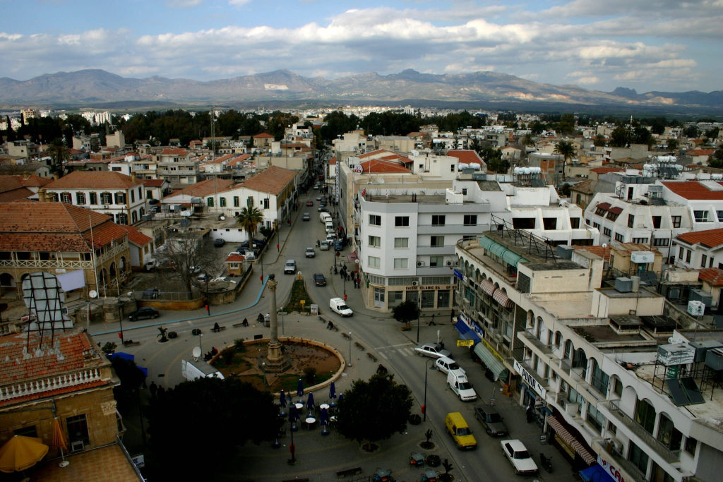 KKTC’deki emlakçılarda iş yapan Rum emlakçılara soruşturma