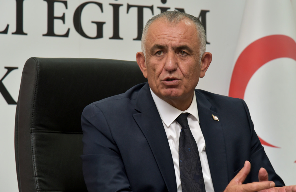 Çavuşoğlu: Gençlerimizin fikirleri ve azmi ülkemizi ileriye taşıyacak