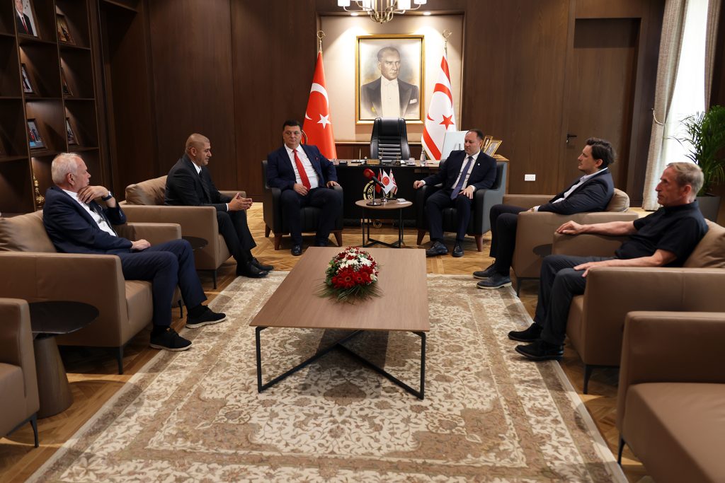 Öztürkler: “Gençlerimize uygulanan izolasyonlar kaldırılmalı”