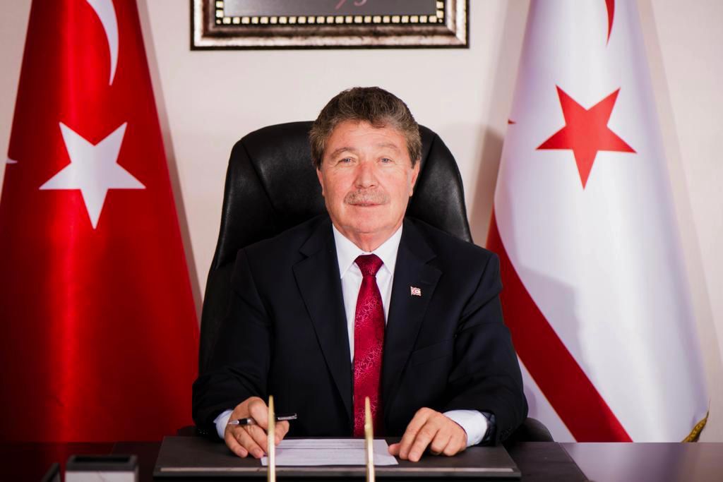 Başbakan Üstel: “Taşınmaz Mal Satış Sözleşmesine 90 günlük vize kolaylığı, 18 yaş altı öğrencilere ikamet izni muafiyeti”