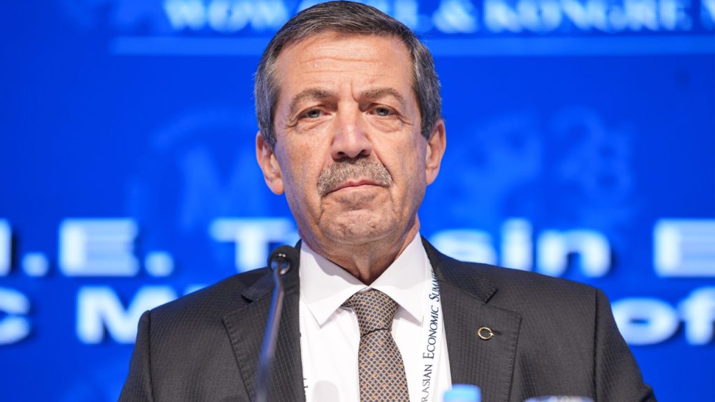 Ertuğruloğlu: “Kıbrıs sorunu, Kıbrıs Rum devletinin Kıbrıs Cumhuriyeti gibi tanınmasıdır”