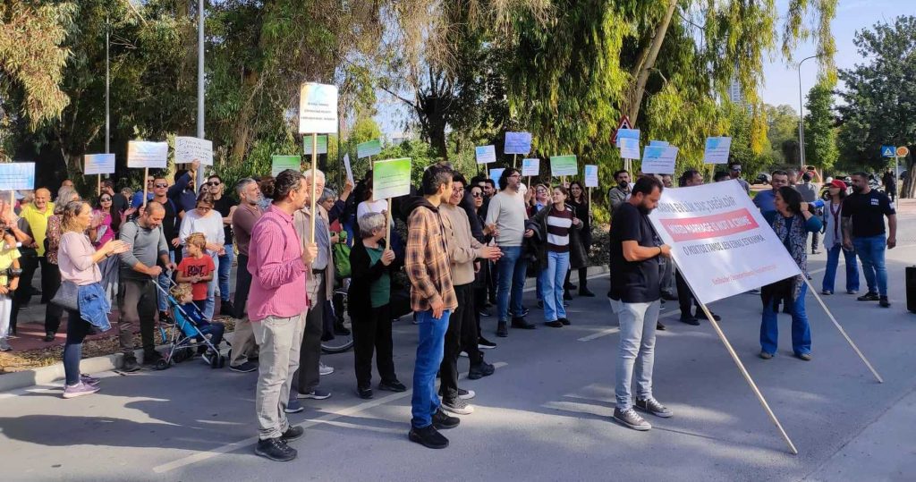 Kimliksizler Derneği’nden toplu vatandaşlık başvurusu eylemi