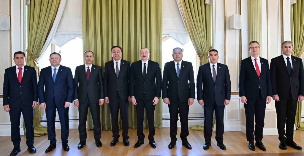 Aliyev, Türk devletlerinin içişleri bakanlarını kabul etti. Kabulde İçişleri Bakanı Dursun Oğuz da yer aldı