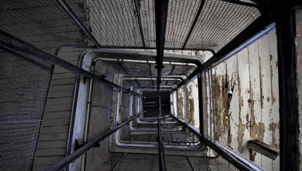 Girne’de asansör kazası: 25 yaşındaki Uğur Kılıçsallayan ağır yaralandı