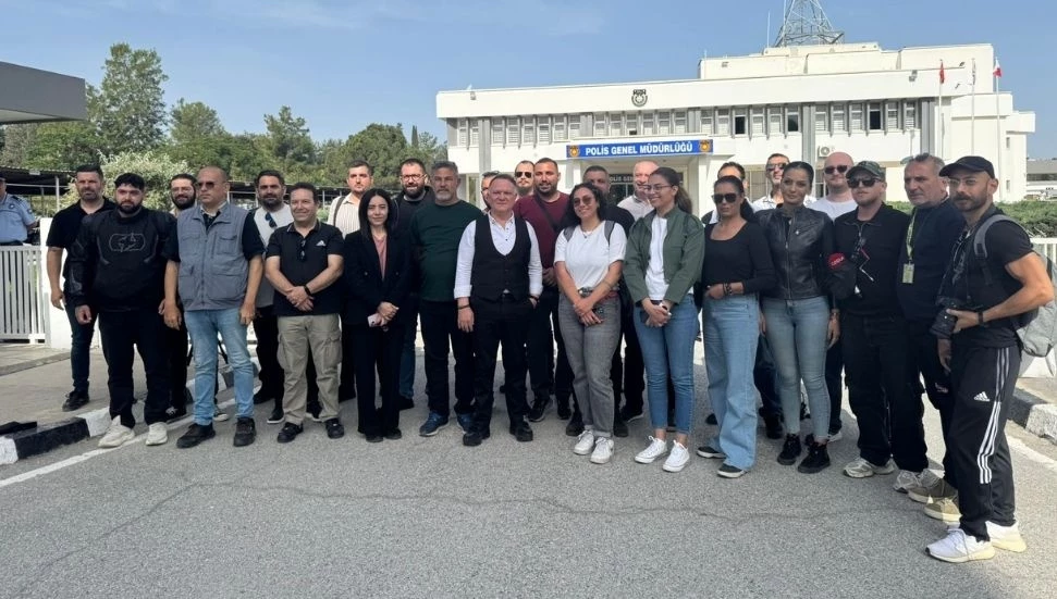 Basın-Sen ve Gazeteciler Birliği’nden PGM önünde Ayşemden Akın için ortak eylem