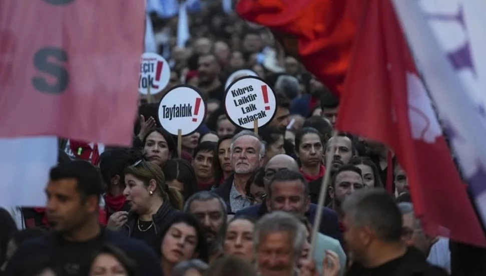 Öğretmen sendikalarına Türkiye’de bulunan KESK’ten destek
