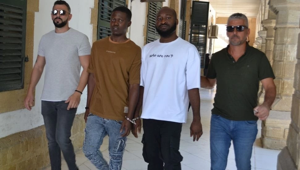 Uyuşturucuyla yakalan sanıklardan birine 1 buçuk, diğerine 2 yıl hapis cezası!