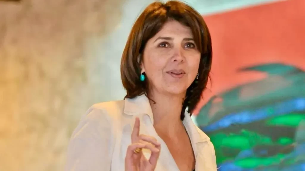 Holguin bu akşam adaya geliyor