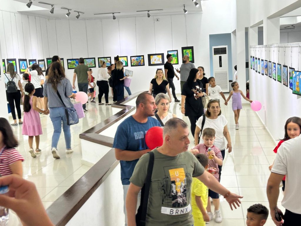 “Doğanın Büyüsü” sergisinin süresi uzatıldı