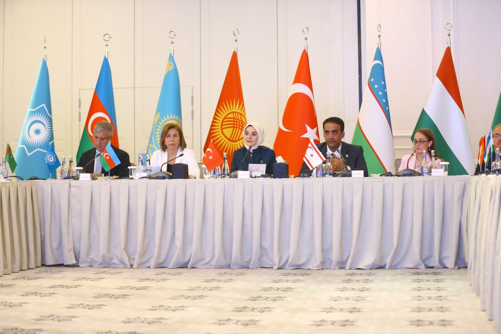 Bakü’de “TDT Ülkelerinde Aileyi Destekleyici Politikalar” etkinliği düzenlendi