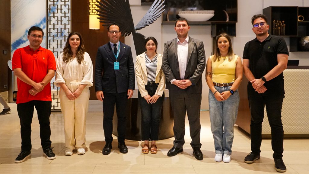 Gençlik Federasyonu heyeti Azerbaycan’daki etkinliklere katılmak amacıyla Bakü’ye gitti