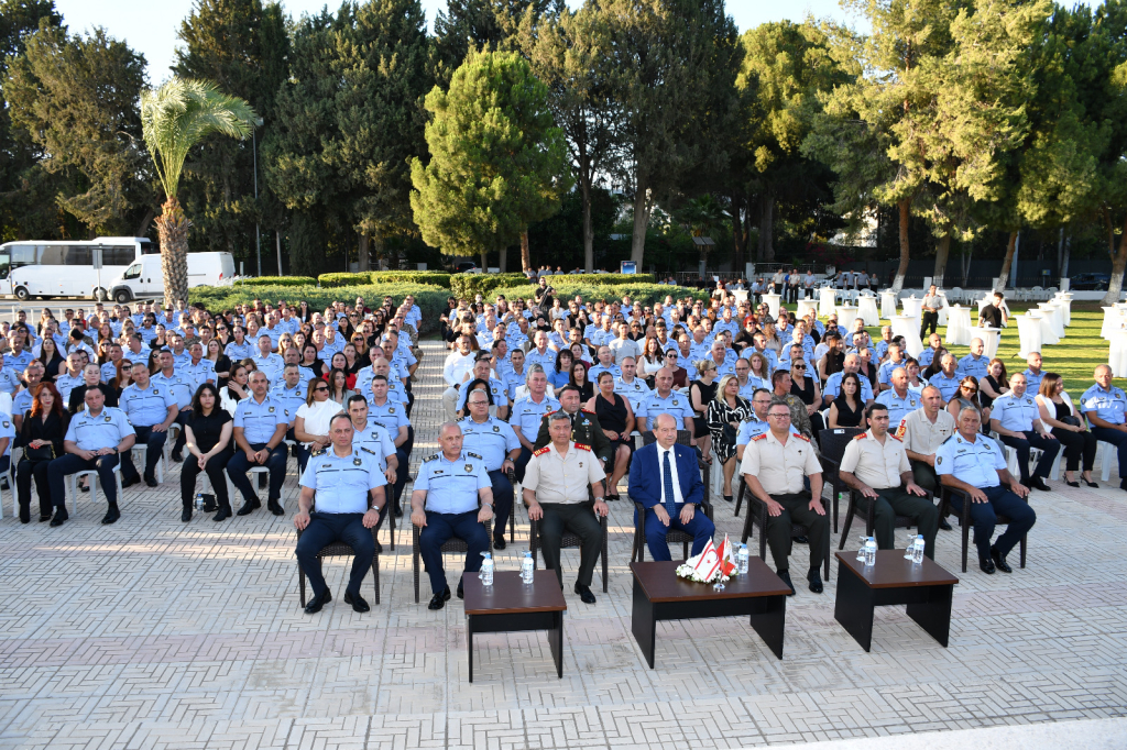 Terfi eden 168 polis mensubuna rütbeleri takıldı