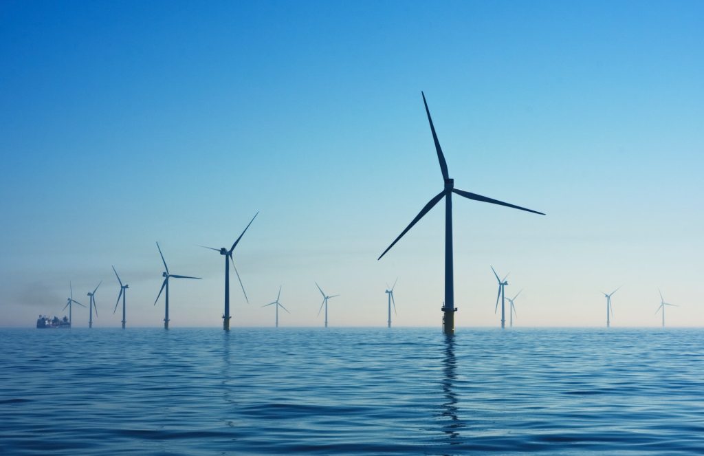 Küresel deniz üstü rüzgar enerjisi 73 milyon hanenin elektriğini karşılayacak kapasiteye ulaştı