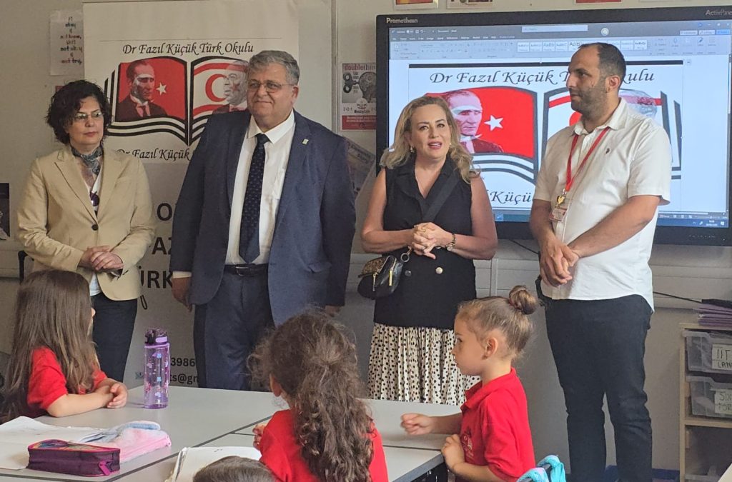 Cumhurbaşkanı Tatar’ın eşi Sibel Tatar, Londra’da Dr. Fazıl Küçük Türk Okulu’nu ziyaret etti
