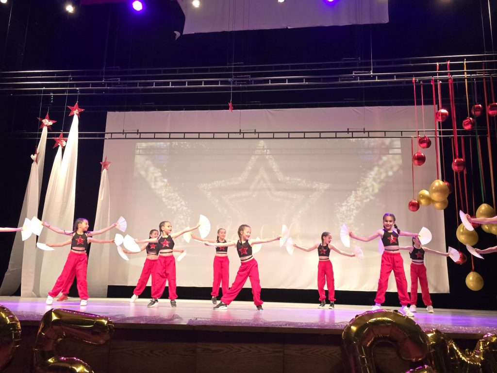Uluslararası Gazimağusa Çocuk ve Gençlik Festivali kapsamında 21’inci İlkokullar Arası Dans Buluşması yapıldı.