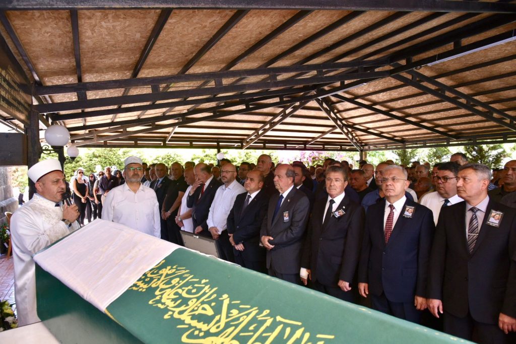 Başbakan Üstel’in ablası Selma Kumova, son yolculuğuna uğurlandı