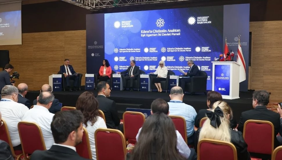 “Kıbrıs’ta Çözümün Anahtarı: Eşit Egemen İki Devlet” başlıklı panel tamamlandı