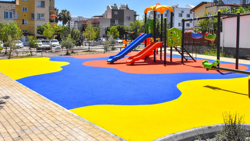 Girne Belediyesi’nden Sosyal Konut Bölgesi’ne yeni park düzenlemesi