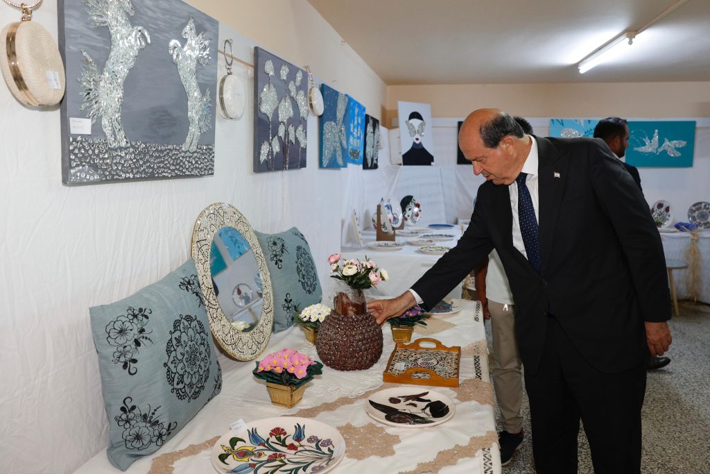 Cumhurbaşkanı Tatar Aydınköy Bostancı Köy Kadın Kursu sergisinin açılışına katıldı