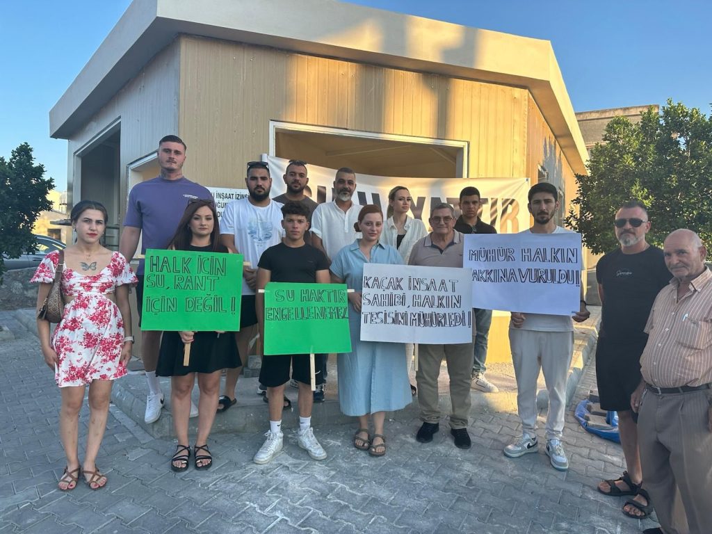 CTP Gençlik Örgütü Girne İlçesi Dikmen’de Su Arıtma Tesisi’nin mühürlenmesini protesto etti