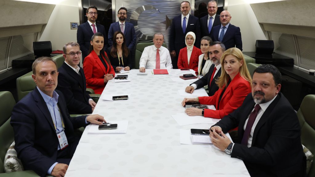 Cumhurbaşkanı Erdoğan, Azerbaycan dönüşü gazetecilerin sorularını yanıtladı: