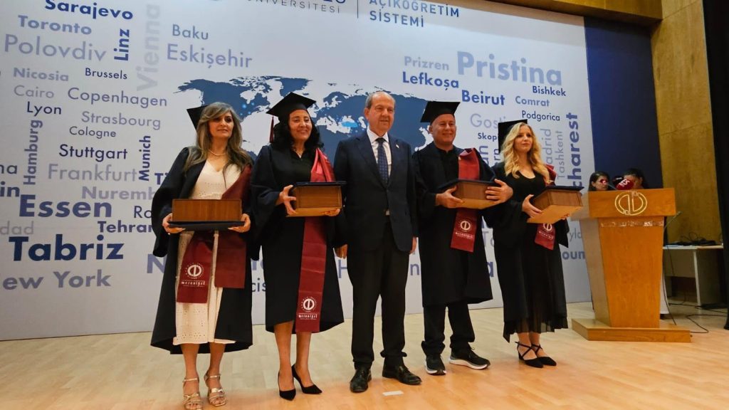 Tatar, Anadolu Üniversitesi Açıköğretim Fakültesi’nin mezuniyet törenine katıldı